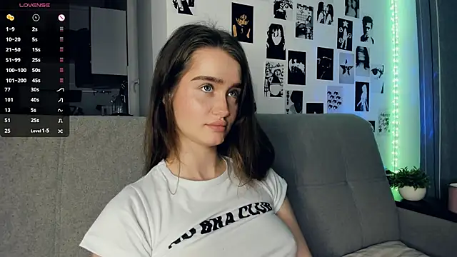 lovelyalivia live sex cam