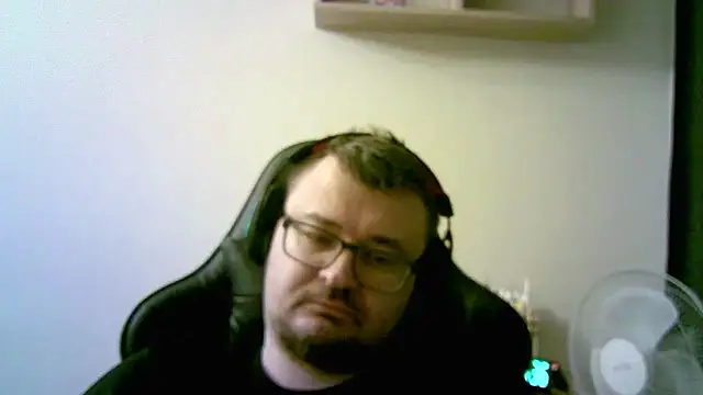 SirAbuser's cam snapshot