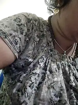 sweetqueen143 live sex cam