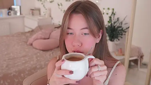 melon_sugar_'s cam snapshot