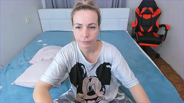 DreamGirl225's cam snapshot