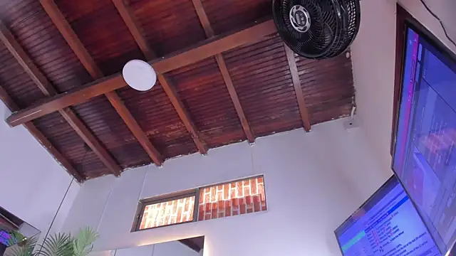 emily-fox's cam snapshot