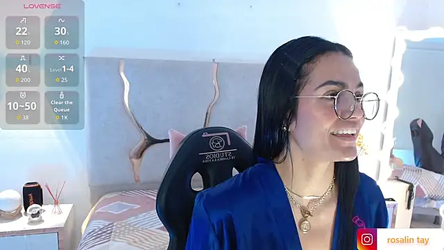 Rosalind_tay's cam snapshot