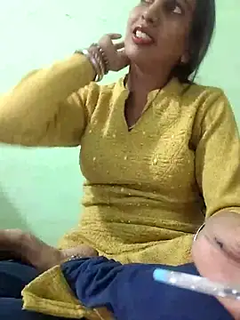 Hotty-Nidhi's cam snapshot