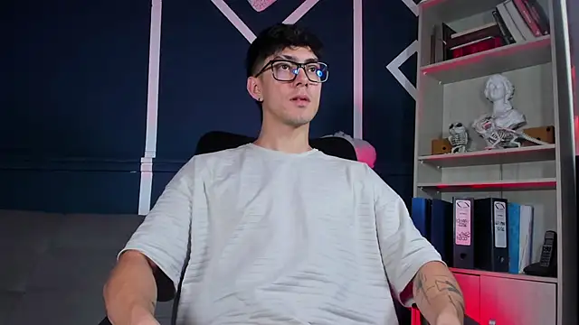 etham_wolf_'s cam snapshot