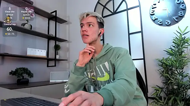 nicktorn's cam snapshot