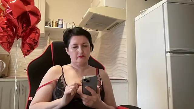 _HotMilfPussy_'s cam snapshot