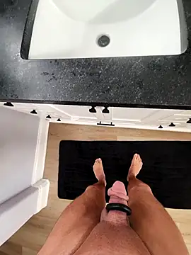 theclubist111's cam snapshot