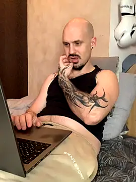 AssHunter4k's cam snapshot