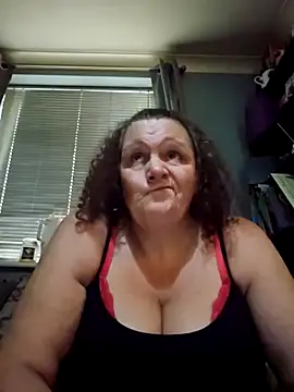 MissQueenBeex live sex cam