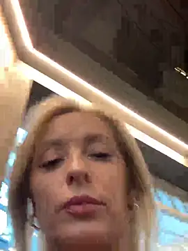 VikaBunny1 live sex cam