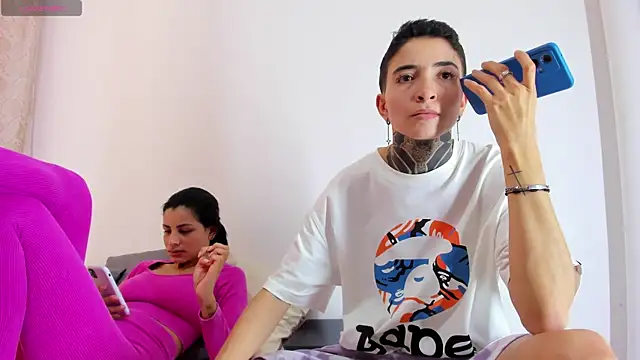 Tinny_and_Candy live sex cam