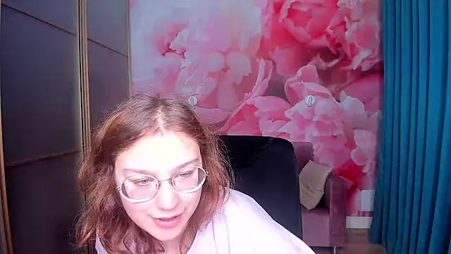 AngelinaLow live sex cam