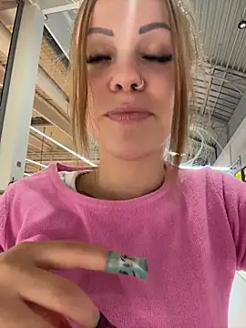 KittyMissyX live sex cam