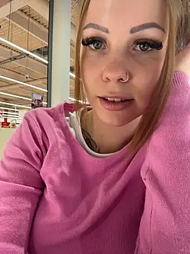 KittyMissyX live sex cam