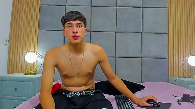 ChanellandMax live sex cam