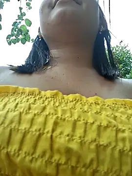 hot-mom22 live sex cam