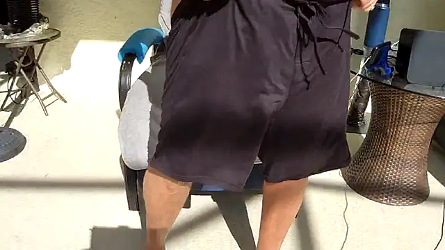 theclubist111's Stripchat show and profile