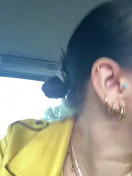 Luccreccia_ live sex cam