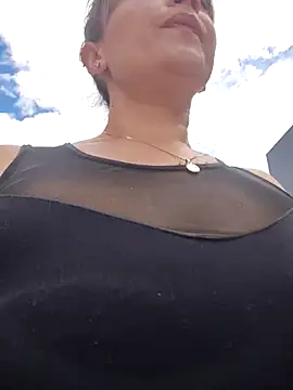 tata_sanz_ live sex cam