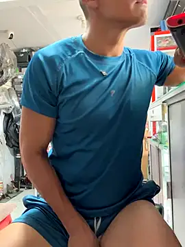 Paul22cm- live sex cam