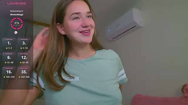 LovelyJessie live sex cam