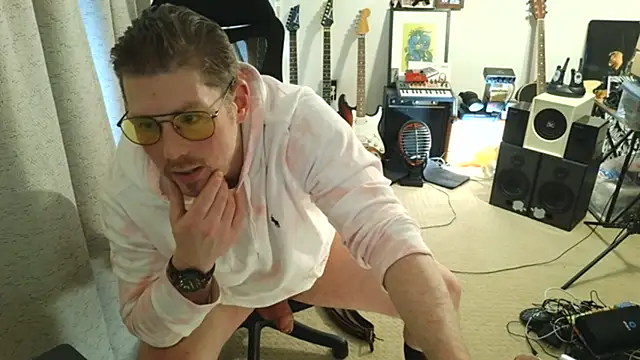 God_Of_ThundeRR live sex cam