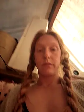 GoldenFlameGoddess live sex cam