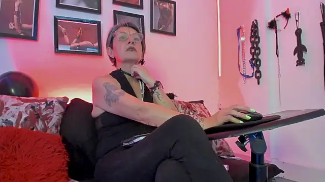 MistressNyx_cg live sex cam