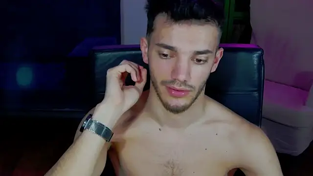 DominicValente live sex cam