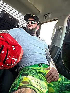 Beardedtattood live sex cam