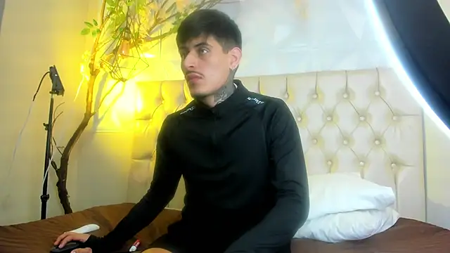 enzorodriguezz live sex cam