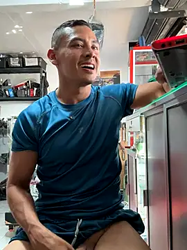 Paul22cm- live sex cam