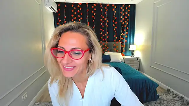 MuseOfStage live sex cam