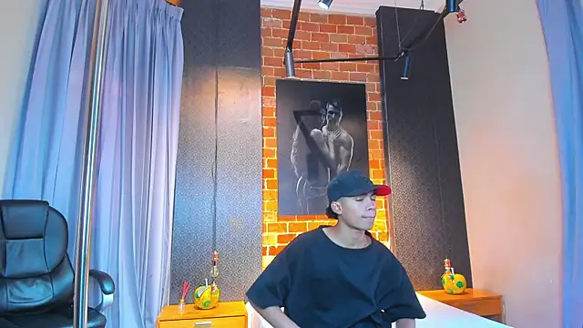 AlanCutee live sex cam