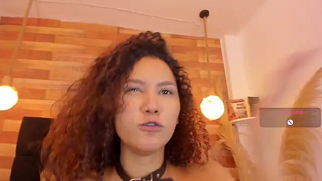 Emily_brown04 live sex cam