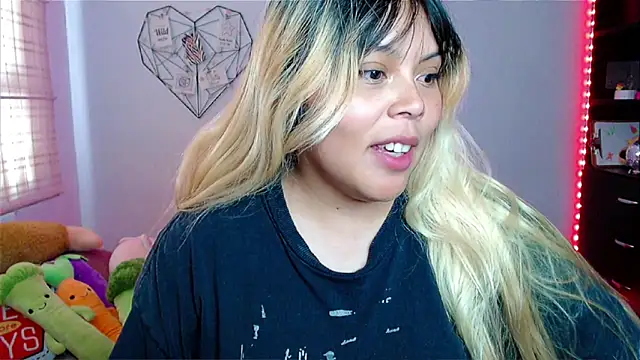 EllieMoonX live sex cam