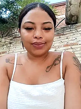 Naomi-Summer live sex cam