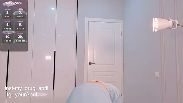 MyApril live sex cam