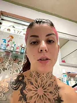 Izy_cute_ live sex cam