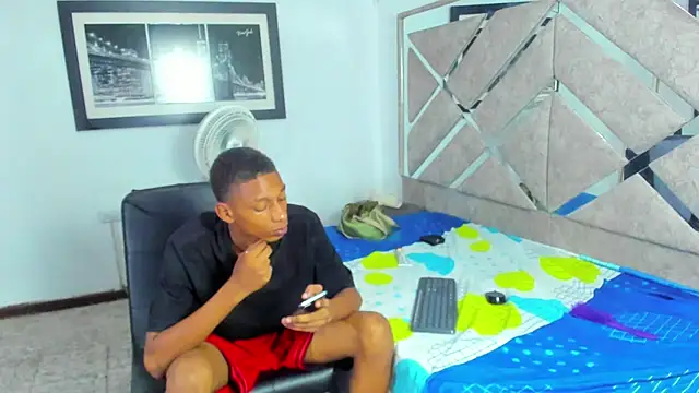 EvaxEmma's Stripchat show and profile