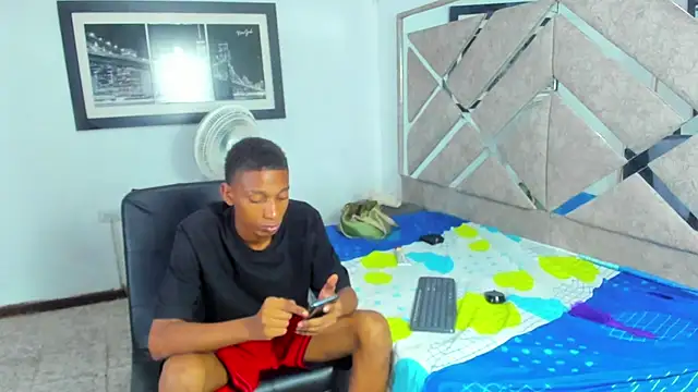 EvaxEmma's Stripchat show and profile