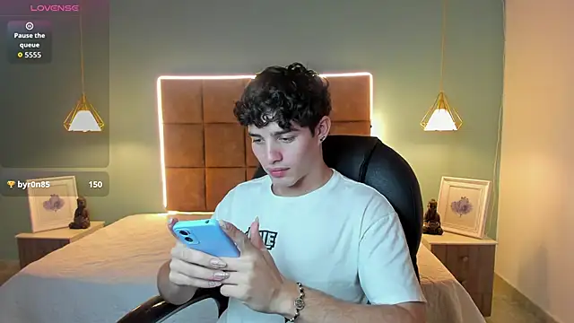 AlejooTwink live sex cam