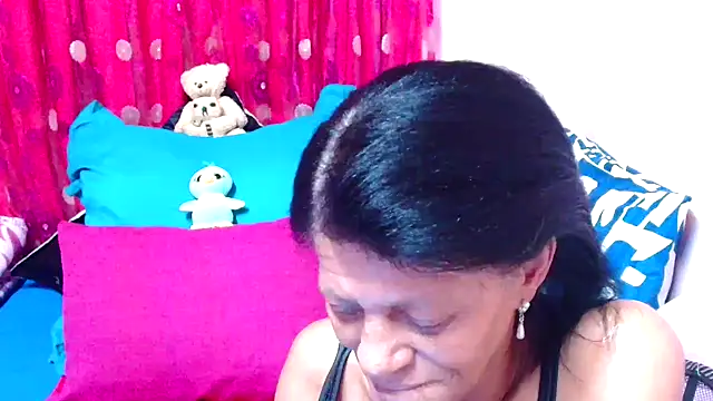 SLUTTYROXY live sex cam