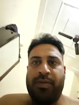 ITZ_GURU live sex cam