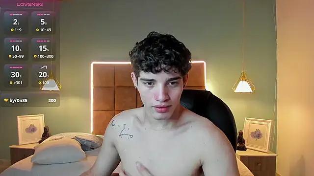 AlejooTwink live sex cam