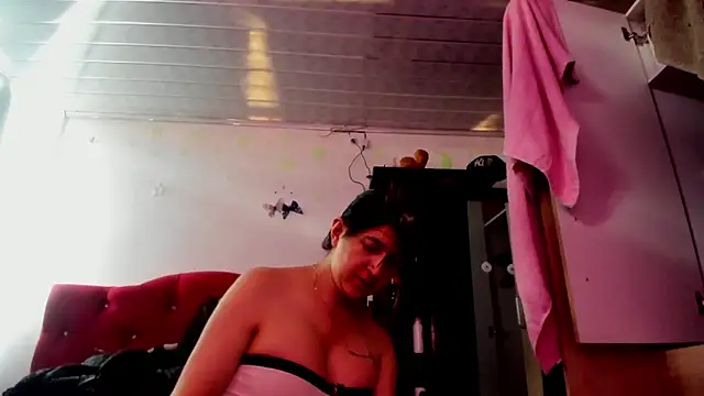 Sweet-Suck69 live sex cam