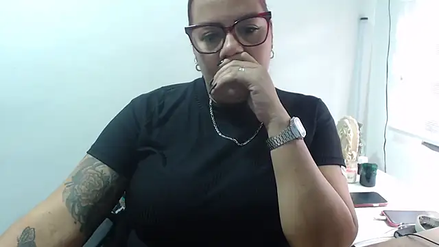 Rebecagiraut live sex cam