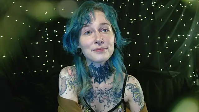 Littlespacemouse's Stripchat show and profile