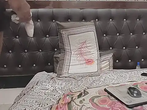 hotindianstud live sex cam